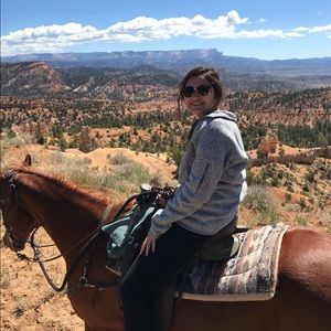 Meet your Posher, Nicole